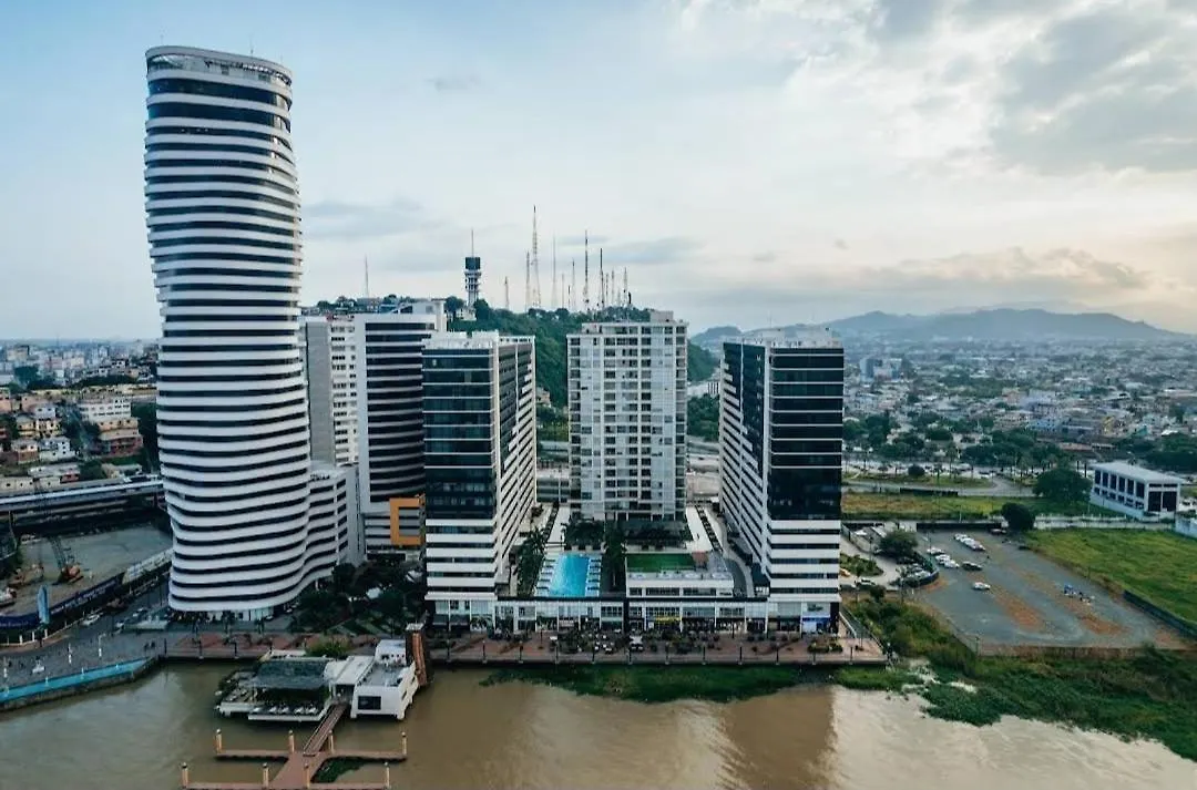 ***** Hotel Ecusuites Room 44 Bellini Gye Santa Ana Guayaquil Ecuador